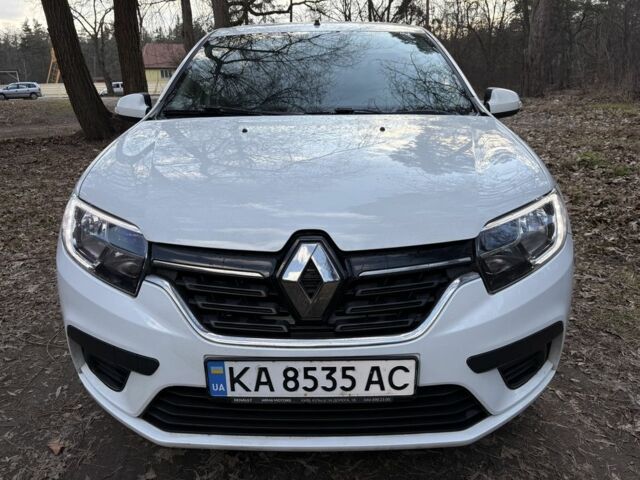 Белый Рено Сандеро, объемом двигателя 0.9 л и пробегом 80 тыс. км за 9962 $, фото 1 на Automoto.ua
