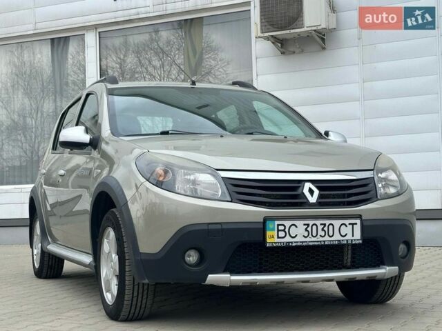 Бежевый Рено Сандеро, объемом двигателя 1.6 л и пробегом 214 тыс. км за 6400 $, фото 1 на Automoto.ua