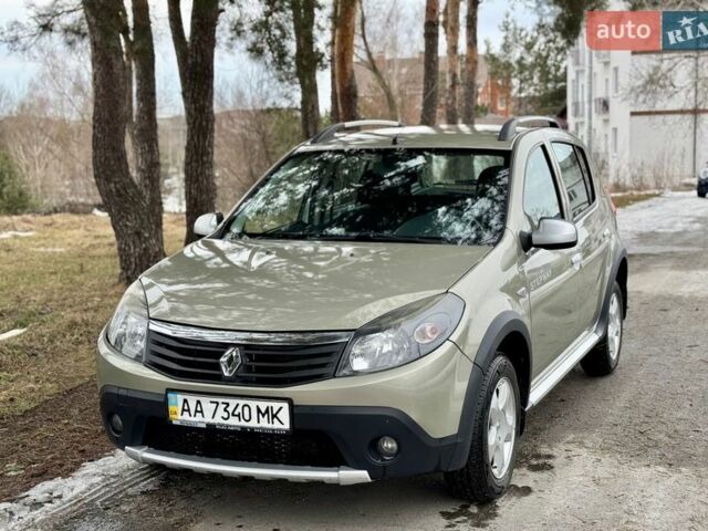 Бежевый Рено Сандеро, объемом двигателя 1.6 л и пробегом 117 тыс. км за 7499 $, фото 1 на Automoto.ua