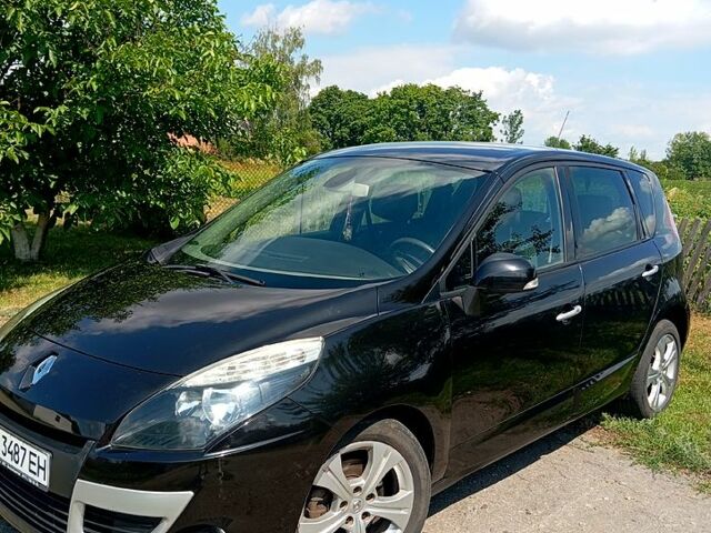 Черный Рено Сандеро, объемом двигателя 1.5 л и пробегом 273 тыс. км за 7000 $, фото 1 на Automoto.ua