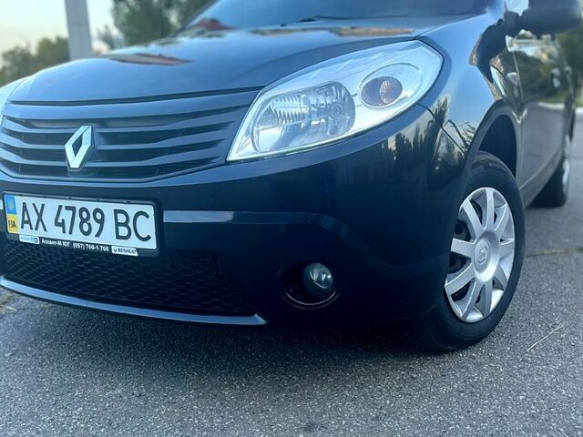 Черный Рено Сандеро, объемом двигателя 1.6 л и пробегом 200 тыс. км за 6200 $, фото 1 на Automoto.ua