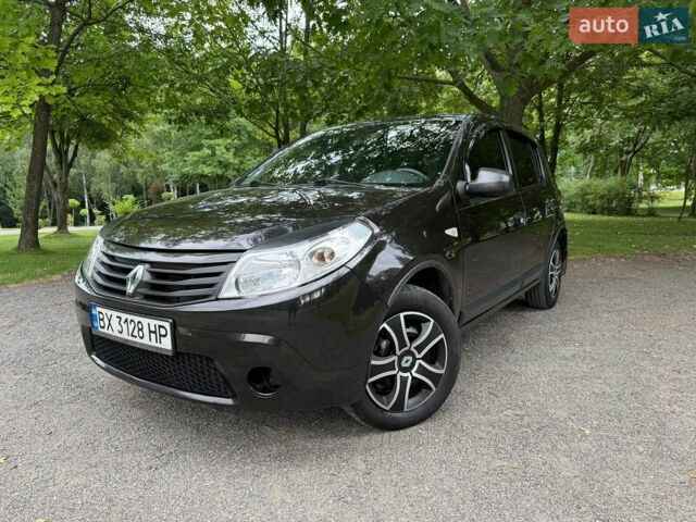 Черный Рено Сандеро, объемом двигателя 1.6 л и пробегом 89 тыс. км за 6700 $, фото 1 на Automoto.ua