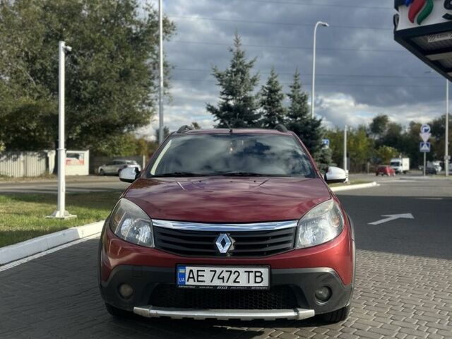 Червоний Рено Сандеро, об'ємом двигуна 1.6 л та пробігом 141 тис. км за 6700 $, фото 1 на Automoto.ua