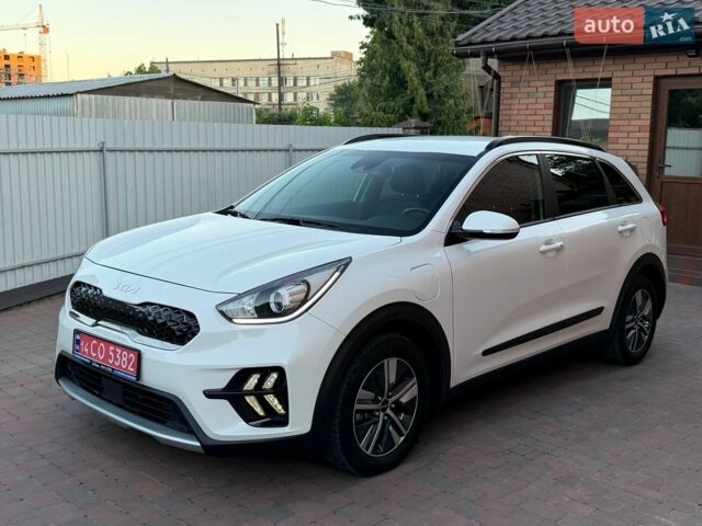 Красный Рено Сандеро, объемом двигателя 1.39 л и пробегом 95 тыс. км за 3800 $, фото 1 на Automoto.ua