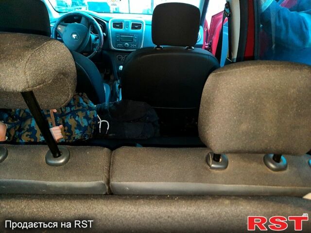 Червоний Рено Сандеро, об'ємом двигуна 15 л та пробігом 127 тис. км за 7300 $, фото 1 на Automoto.ua
