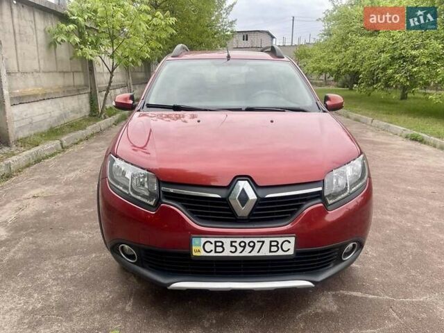 Красный Рено Сандеро, объемом двигателя 1.5 л и пробегом 122 тыс. км за 7800 $, фото 1 на Automoto.ua