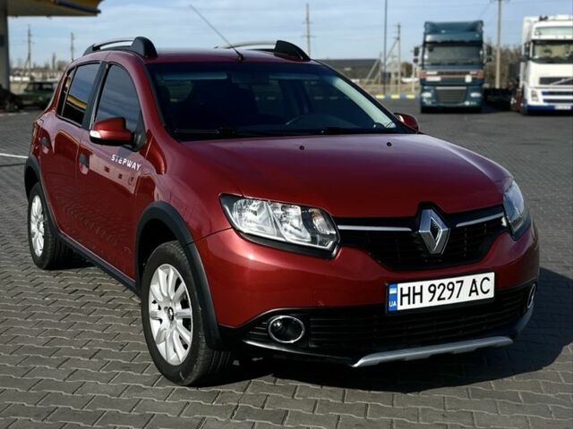 Красный Рено Сандеро, объемом двигателя 1.6 л и пробегом 84 тыс. км за 10900 $, фото 1 на Automoto.ua