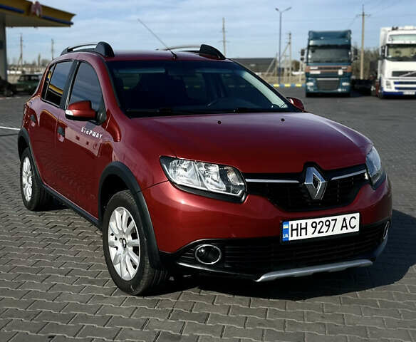 Красный Рено Сандеро, объемом двигателя 1.6 л и пробегом 87 тыс. км за 9900 $, фото 1 на Automoto.ua