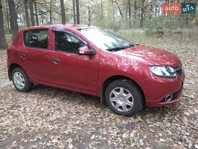 Красный Рено Сандеро, объемом двигателя 1.15 л и пробегом 250 тыс. км за 7000 $, фото 1 на Automoto.ua