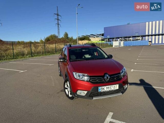 Красный Рено Сандеро, объемом двигателя 1.46 л и пробегом 62 тыс. км за 9500 $, фото 1 на Automoto.ua