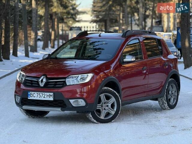 Красный Рено Сандеро, объемом двигателя 1.46 л и пробегом 55 тыс. км за 12250 $, фото 1 на Automoto.ua