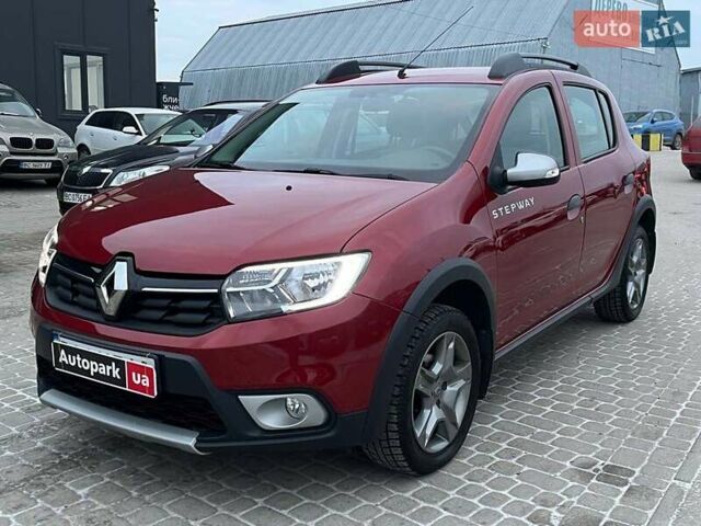 Красный Рено Сандеро, объемом двигателя 0.9 л и пробегом 47 тыс. км за 9790 $, фото 1 на Automoto.ua