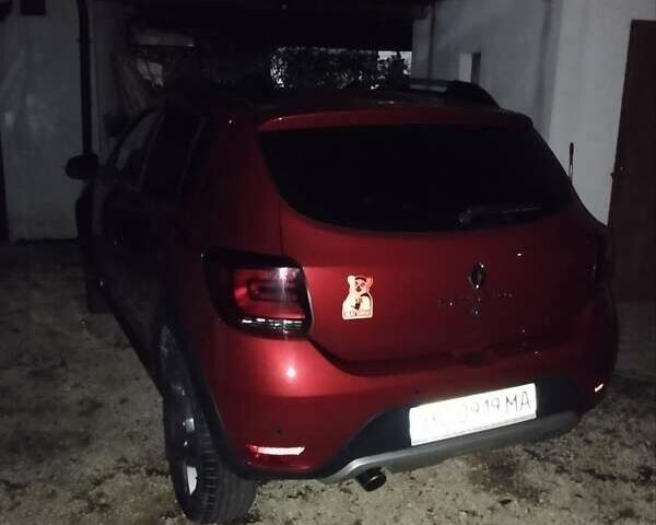 Красный Рено Сандеро, объемом двигателя 0.9 л и пробегом 75 тыс. км за 11850 $, фото 1 на Automoto.ua
