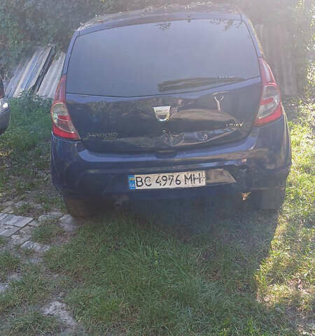 Рено Сандеро, объемом двигателя 1.2 л и пробегом 290 тыс. км за 3800 $, фото 1 на Automoto.ua