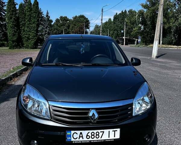 Серый Рено Сандеро, объемом двигателя 1.6 л и пробегом 88 тыс. км за 6200 $, фото 1 на Automoto.ua