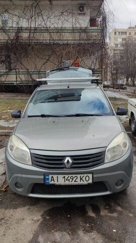 Серый Рено Сандеро, объемом двигателя 1.6 л и пробегом 254 тыс. км за 3700 $, фото 1 на Automoto.ua