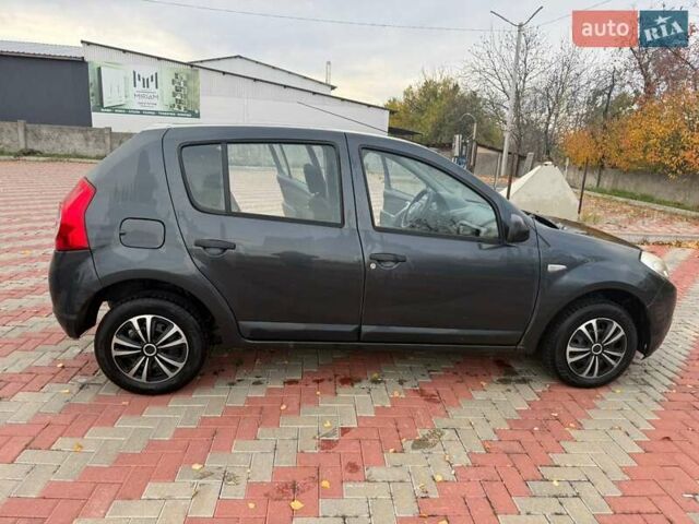 Рено Сандеро 2010 в Белой Церкве на Automoto.ua Серый Рено Сандеро, объемом двигателя 1.39 л и пробегом 238 тыс. км за 4400 $, фото 1 на Automoto.ua