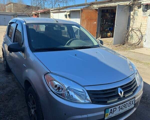 Серый Рено Сандеро, объемом двигателя 1.39 л и пробегом 50 тыс. км за 4900 $, фото 1 на Automoto.ua