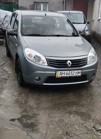 Сірий Рено Сандеро, об'ємом двигуна 1.39 л та пробігом 70 тис. км за 6800 $, фото 1 на Automoto.ua