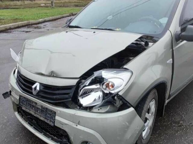 Серый Рено Сандеро, объемом двигателя 1.4 л и пробегом 153 тыс. км за 2100 $, фото 1 на Automoto.ua