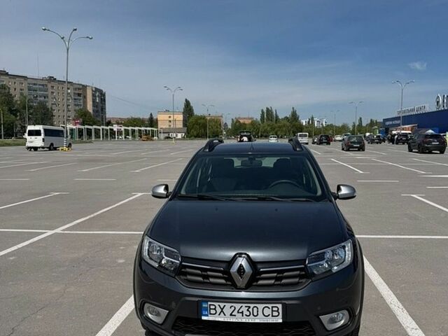 Серый Рено Сандеро, объемом двигателя 1.46 л и пробегом 98 тыс. км за 10900 $, фото 1 на Automoto.ua