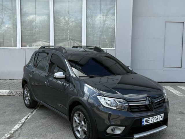 Серый Рено Сандеро, объемом двигателя 1.5 л и пробегом 192 тыс. км за 8500 $, фото 1 на Automoto.ua