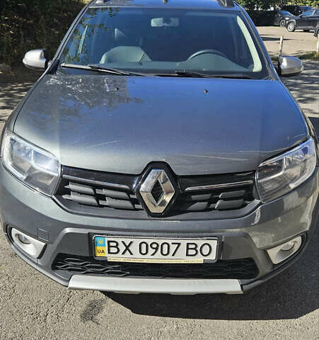 Сірий Рено Сандеро, об'ємом двигуна 0.9 л та пробігом 99 тис. км за 8700 $, фото 1 на Automoto.ua