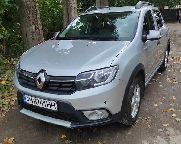 Серый Рено Сандеро, объемом двигателя 1.46 л и пробегом 140 тыс. км за 10500 $, фото 1 на Automoto.ua