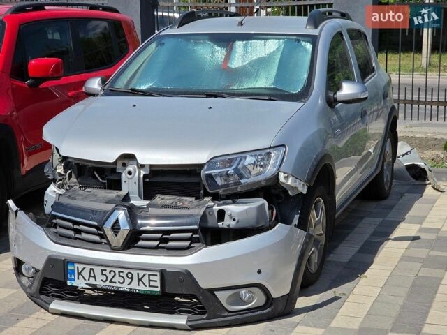 Серый Рено Сандеро, объемом двигателя 1.46 л и пробегом 174 тыс. км за 5500 $, фото 1 на Automoto.ua