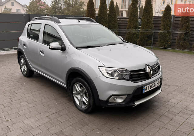 Серый Рено Сандеро, объемом двигателя 1.46 л и пробегом 39 тыс. км за 11800 $, фото 1 на Automoto.ua