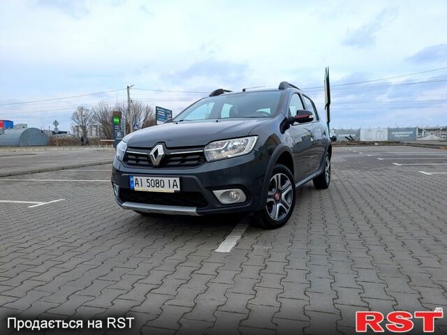 Серый Рено Сандеро, объемом двигателя 1.5 л и пробегом 130 тыс. км за 11750 $, фото 1 на Automoto.ua