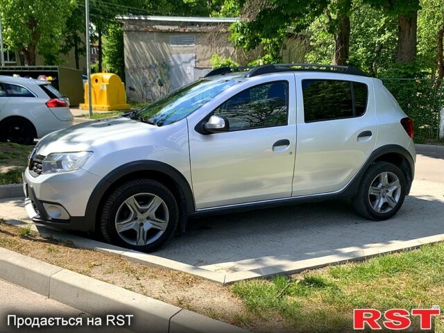Серый Рено Сандеро, объемом двигателя 1.5 л и пробегом 120 тыс. км за 10500 $, фото 1 на Automoto.ua