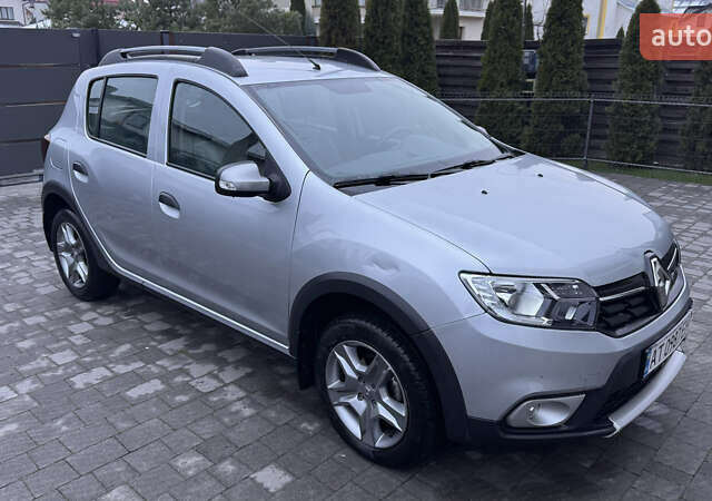 Серый Рено Сандеро, объемом двигателя 1.46 л и пробегом 39 тыс. км за 12300 $, фото 1 на Automoto.ua