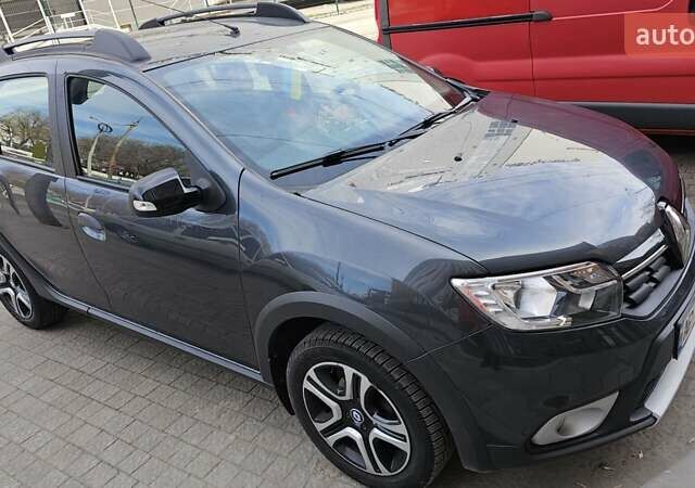 Сірий Рено Сандеро, об'ємом двигуна 0.9 л та пробігом 18 тис. км за 12500 $, фото 1 на Automoto.ua