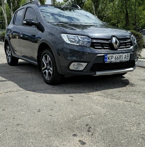 Сірий Рено Сандеро, об'ємом двигуна 1.5 л та пробігом 82 тис. км за 13100 $, фото 1 на Automoto.ua