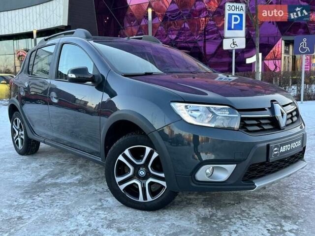 Сірий Рено Сандеро, об'ємом двигуна 0.9 л та пробігом 74 тис. км за 9990 $, фото 1 на Automoto.ua