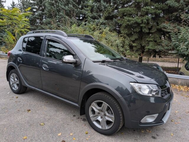 Рено Сандеро 2020 в Кропивницком (Кировограде) на Automoto.ua Серый Рено Сандеро, объемом двигателя 0.9 л и пробегом 48 тыс. км за 10700 $, фото 1 на Automoto.ua
