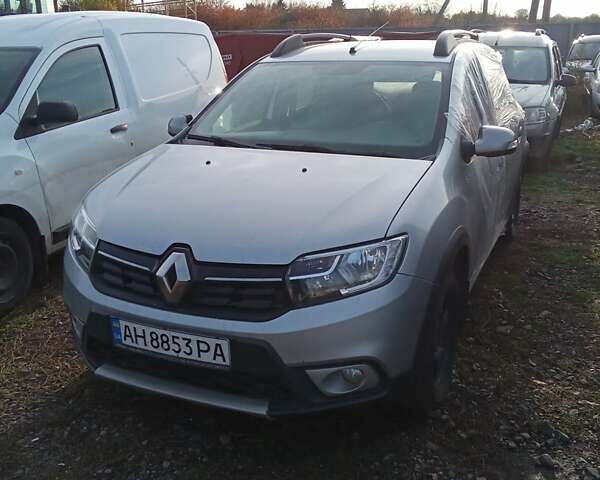 Серый Рено Сандеро, объемом двигателя 1.46 л и пробегом 50 тыс. км за 7000 $, фото 1 на Automoto.ua