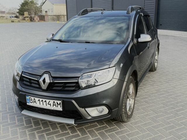 Сірий Рено Сандеро, об'ємом двигуна 0.9 л та пробігом 30 тис. км за 11500 $, фото 1 на Automoto.ua
