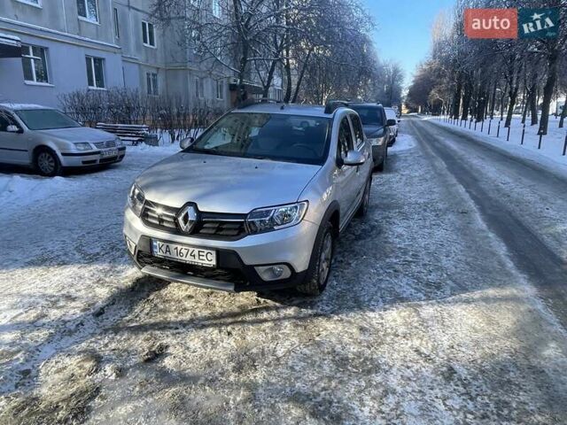 Сірий Рено Сандеро, об'ємом двигуна 1.46 л та пробігом 32 тис. км за 13850 $, фото 1 на Automoto.ua