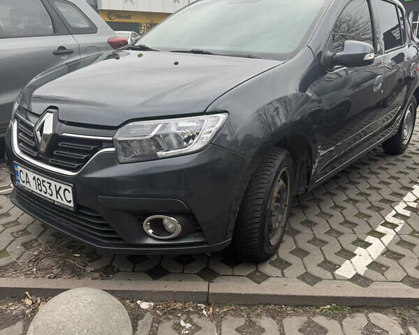 Серый Рено Сандеро, объемом двигателя 1 л и пробегом 110 тыс. км за 8000 $, фото 1 на Automoto.ua