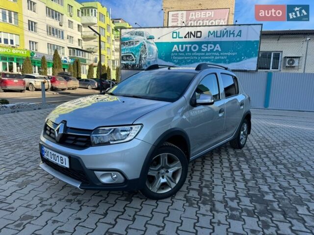 Сірий Рено Сандеро, об'ємом двигуна 0.9 л та пробігом 26 тис. км за 11999 $, фото 1 на Automoto.ua