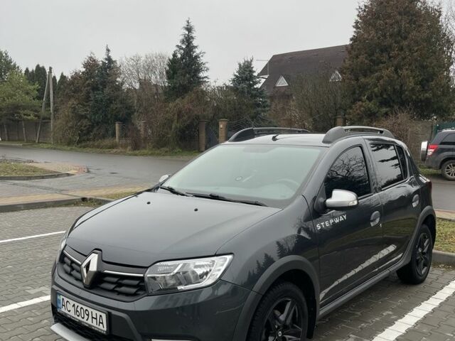 Серый Рено Сандеро, объемом двигателя 1.5 л и пробегом 233 тыс. км за 11000 $, фото 1 на Automoto.ua