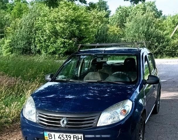 Синий Рено Сандеро, объемом двигателя 1.4 л и пробегом 279 тыс. км за 3650 $, фото 1 на Automoto.ua