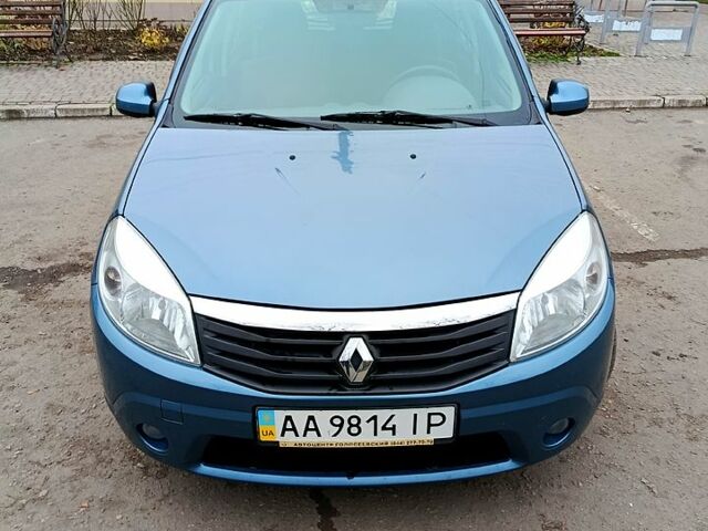 Синий Рено Сандеро, объемом двигателя 1.6 л и пробегом 0 тыс. км за 4600 $, фото 1 на Automoto.ua
