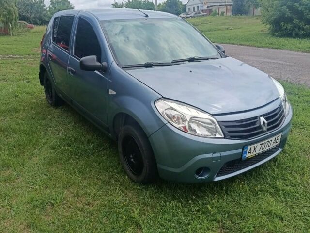 Синий Рено Сандеро, объемом двигателя 1.4 л и пробегом 140 тыс. км за 4200 $, фото 1 на Automoto.ua