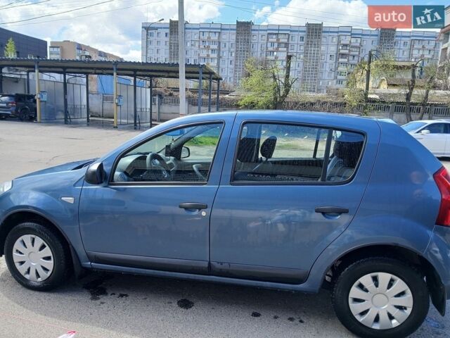 Синий Рено Сандеро, объемом двигателя 1.39 л и пробегом 122 тыс. км за 6000 $, фото 1 на Automoto.ua