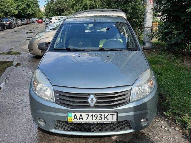Синий Рено Сандеро, объемом двигателя 1.6 л и пробегом 151 тыс. км за 4800 $, фото 1 на Automoto.ua