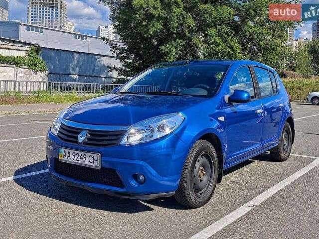 Синий Рено Сандеро, объемом двигателя 1.39 л и пробегом 192 тыс. км за 6100 $, фото 1 на Automoto.ua
