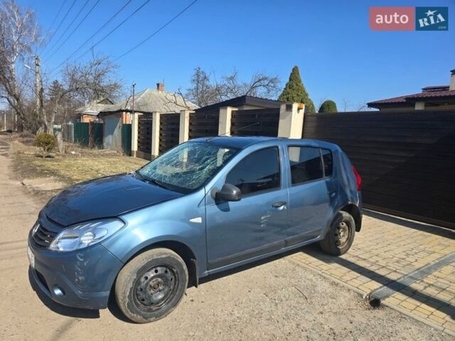 Синий Рено Сандеро, объемом двигателя 1.4 л и пробегом 150 тыс. км за 2300 $, фото 1 на Automoto.ua